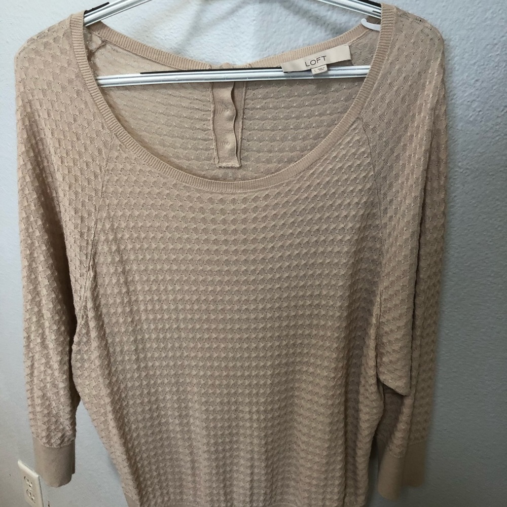 Beige lightweight sweater. - Picture 1 of 8